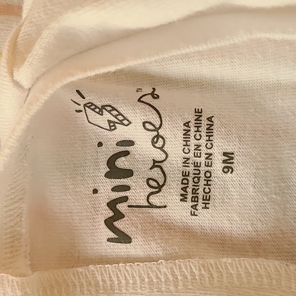 Mini Heroes "I'm so magical" unicorn short romper - Picture 3 of 5